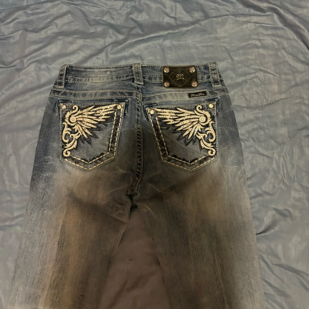 Miss me jeans size 27 inseam 34. These have a great look. - Picture 2 of 4
